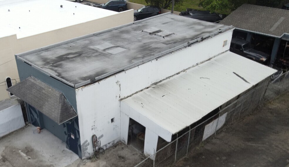 18356 W Dixie Hwy, North Miami Beach, FL à louer - Photo du bâtiment - Image 3 de 14