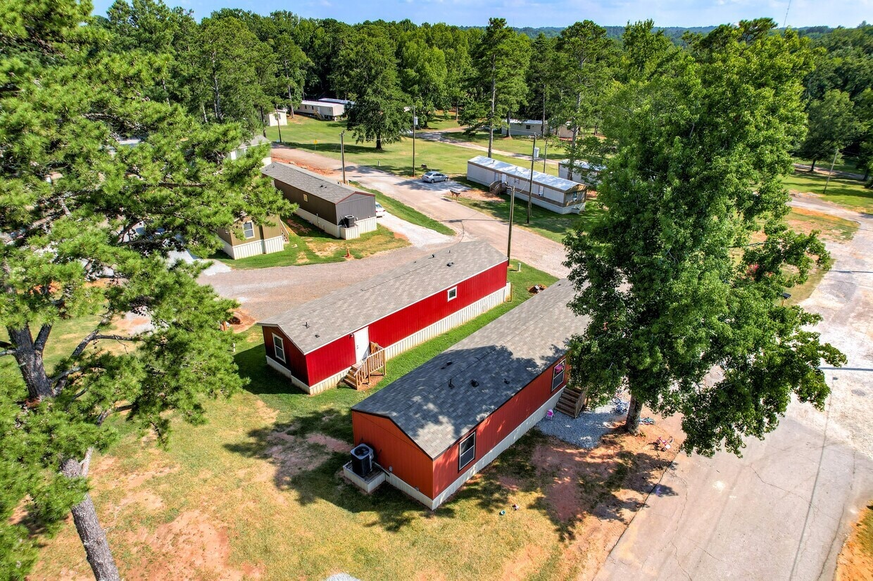 106 Woodlawn Dr, Abbeville, SC for sale Primary Photo- Image 1 of 26