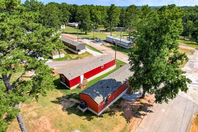 More details for 106 Woodlawn Dr, Abbeville, SC - Multifamily for Sale