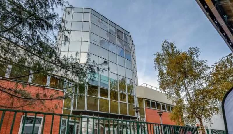 22 Quai Du President Carnot, Saint-Cloud for lease - Building Photo - Image 1 of 2