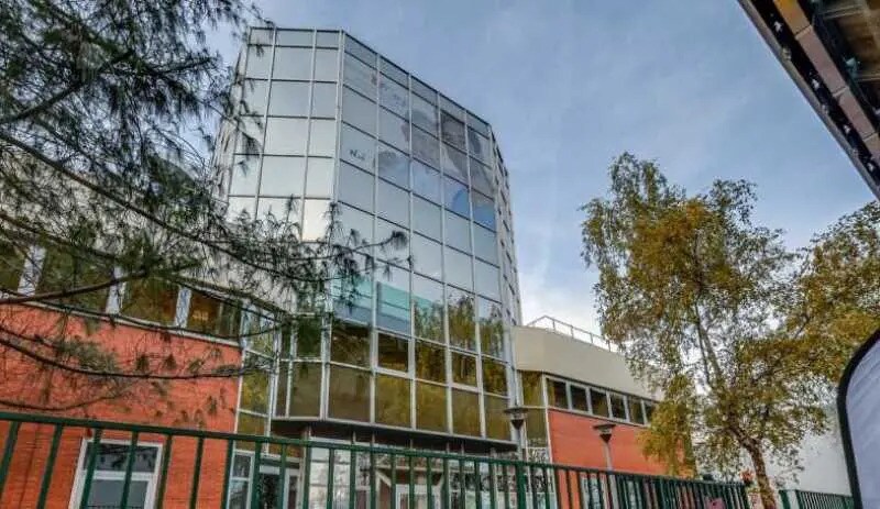 22 Quai Du President Carnot, Saint-Cloud à louer Photo du bâtiment- Image 1 de 3