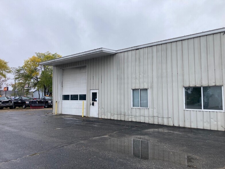 2419 Sybrandt Rd, Traverse City, MI à louer - Photo du bâtiment - Image 2 de 19