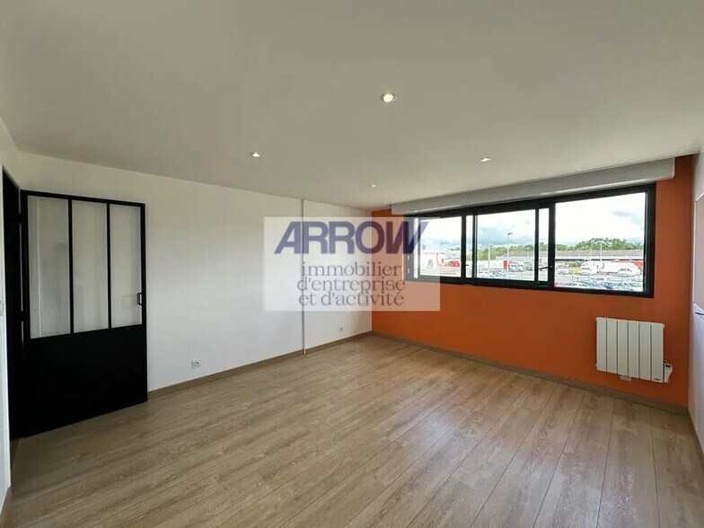 Bureau dans Saint-Herblain à louer - Photo du bâtiment - Image 3 de 6