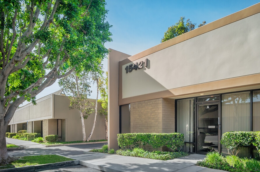 15441 Red Hill Ave, Tustin, CA for lease - Building Photo - Image 2 of 12