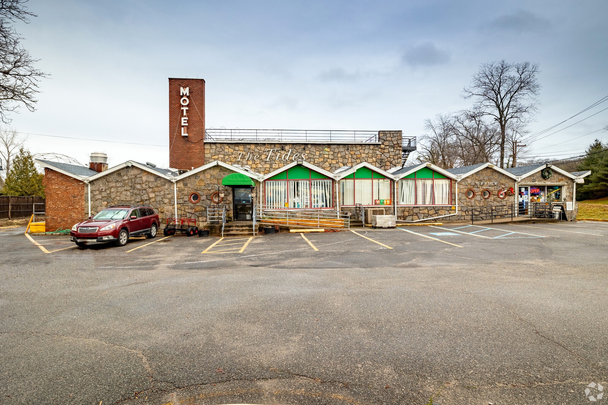 2 Bayville Ave, Locust Valley, NY for lease Primary Photo- Image 1 of 4