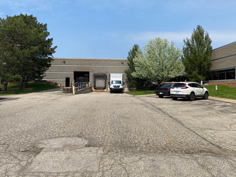 286 Hedcor Rd, Holland, MI for sale - Building Photo - Image 2 of 9