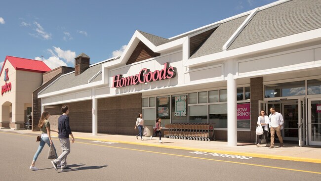 Plus de détails pour 1458 Lake Shore Rd, Gilford, NH - Commerce de détail à louer