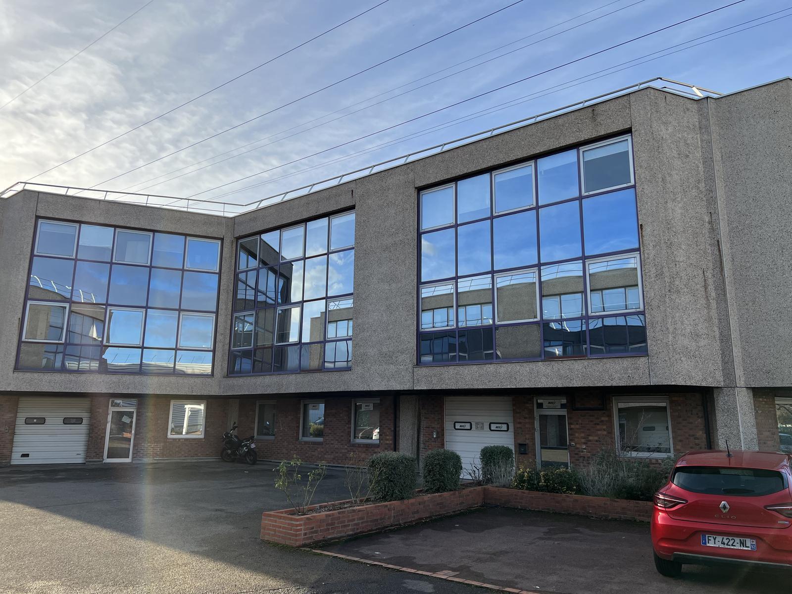 Industrial in Nanterre for lease Building Photo- Image 1 of 9