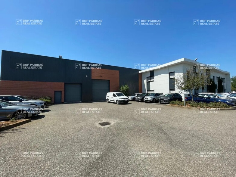 Flex in Saint-Priest for sale - Building Photo - Image 3 of 10