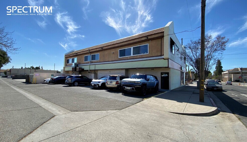20951-20963 Devonshire St, Chatsworth, CA à louer - Photo du bâtiment - Image 2 de 10