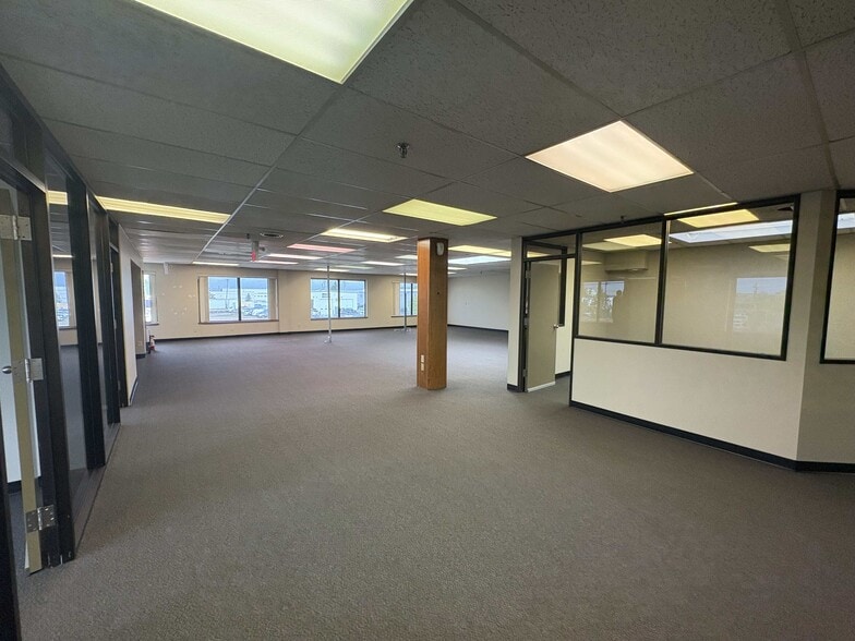 15108 118 Av NW, Edmonton, AB for lease - Building Photo - Image 2 of 6