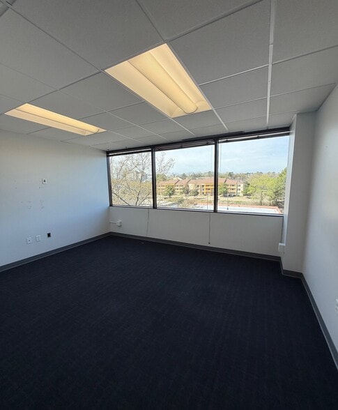 10800 Financial Centre Pkwy, Little Rock, AR à louer - Photo intérieure - Image 2 de 8