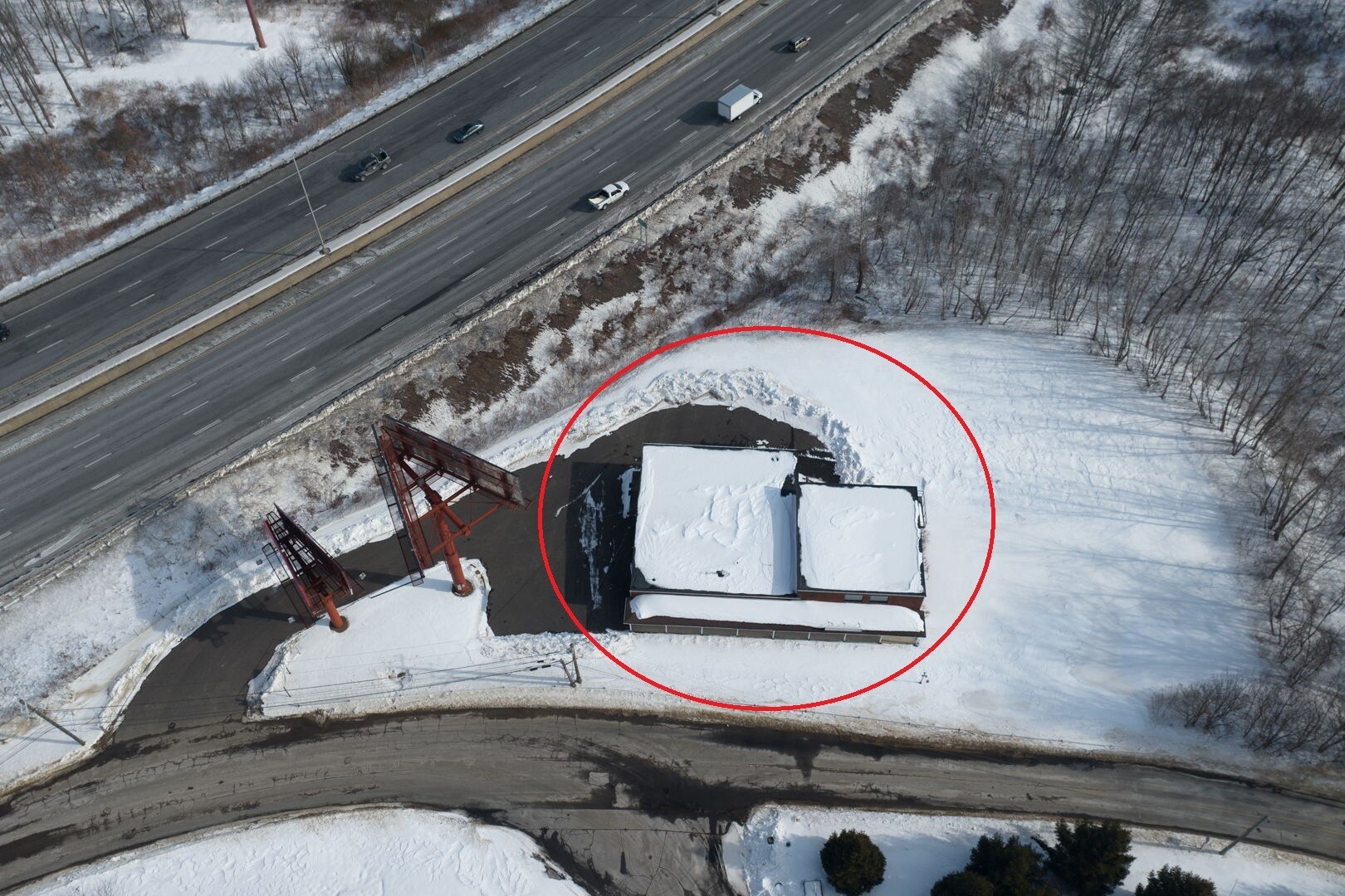 649 Captain Neville Dr, Waterbury, CT à vendre Photo principale- Image 1 de 24