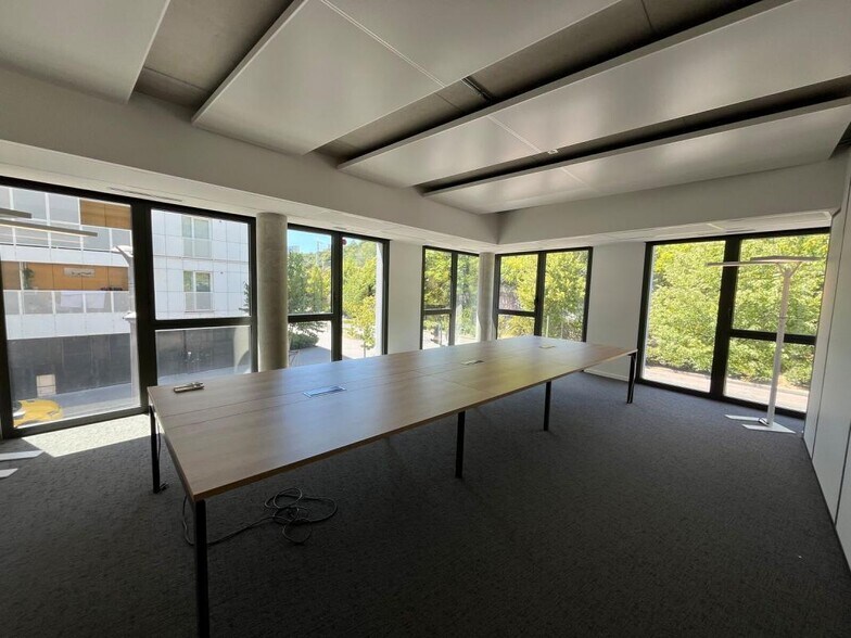 30 Rue Joannès Carret, Lyon for lease - Interior Photo - Image 2 of 26