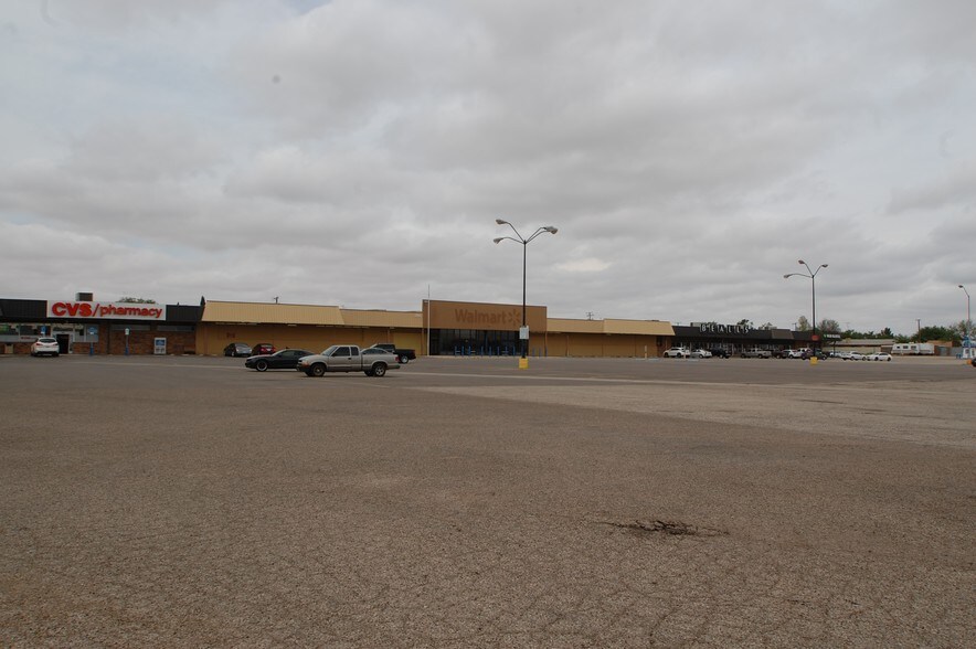 2406 Lubbock Hwy, Lamesa, TX à louer - Photo du bâtiment - Image 2 de 9