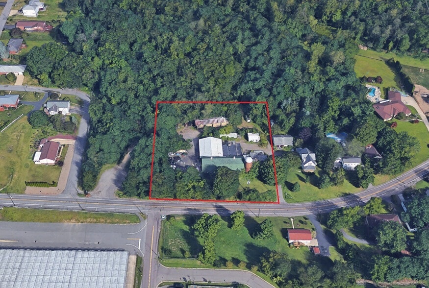 575 Shoemaker Ave, West Wyoming, PA à vendre - Photo du bâtiment - Image 2 de 2