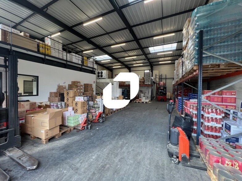 Rue Emile Zola, Décines-Charpieu for lease - Interior Photo - Image 2 of 12