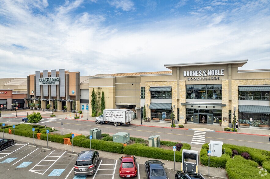 12000 SE 82nd Ave, Portland, OR à louer - Photo du bâtiment - Image 2 de 5
