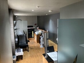 10 Anyards Rd, Cobham à louer Photo intérieure- Image 2 de 7