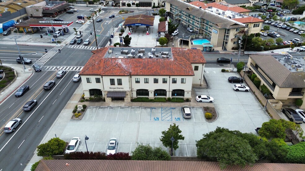 401 Fremont St, Monterey, CA à louer - Photo du bâtiment - Image 3 de 15