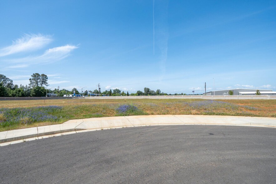 Airport Rd, Redding, CA à vendre - Photo principale - Image 1 de 4