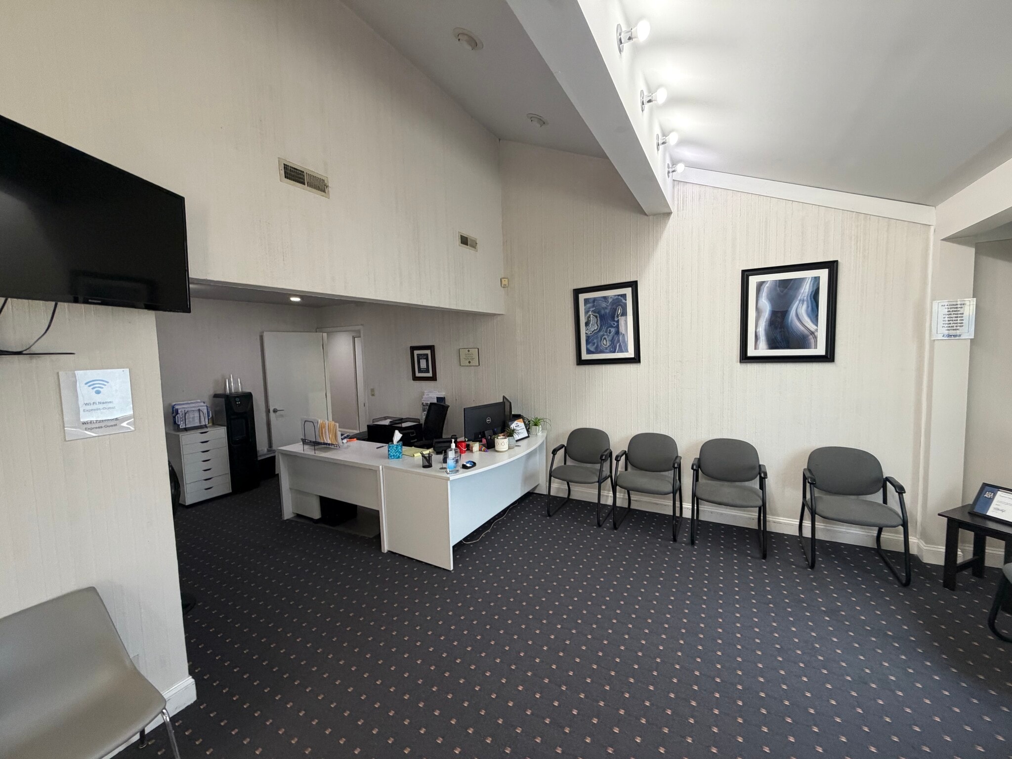 3551-3553 Springdale Rd, Cincinnati, OH for lease Interior Photo- Image 1 of 6