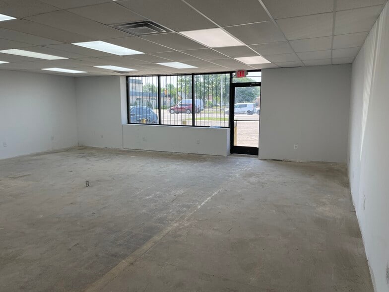 19000 W Warren Ave, Detroit, MI for sale - Interior Photo - Image 3 of 4