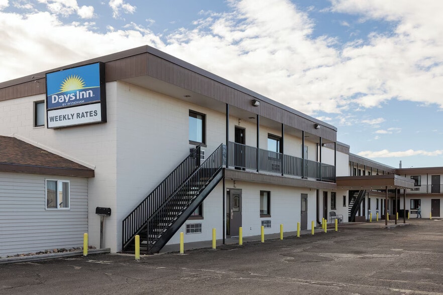 109 16th St, Wheatland, WY for sale - Building Photo - Image 3 of 17