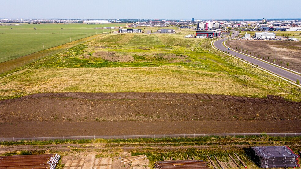 11906 104 Av, Grande Prairie, AB à vendre - Photo du bâtiment - Image 3 de 7