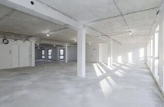37 Rue Adam Ledoux, Courbevoie for sale Interior Photo- Image 2 of 2