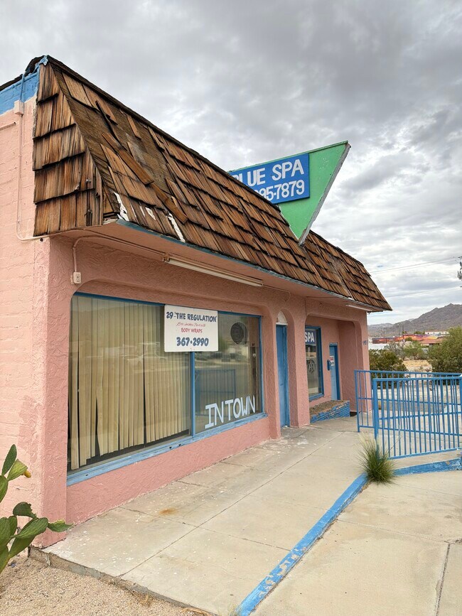 Plus de détails pour 5929-5933 Adobe Rd, Twentynine Palms, CA - Commerce de détail à vendre