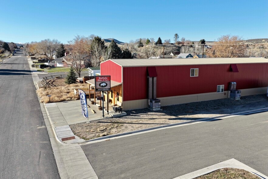 626 Richards St, Thermopolis, WY à vendre - Photo du bâtiment - Image 3 de 27