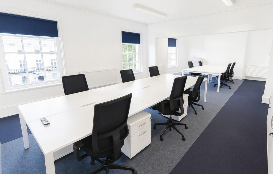 17 Waterloo Pl, Leamington Spa for lease - Interior Photo - Image 3 of 4