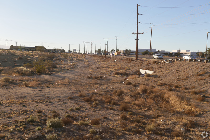 Bear Valley Rd, Hesperia, CA for sale - Primary Photo - Image 1 of 1