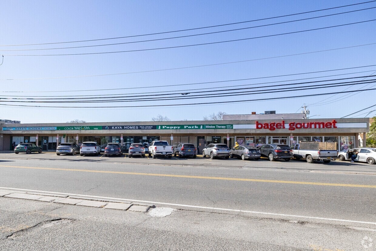 131 Main St, East Rockaway, NY à louer Photo du bâtiment- Image 1 de 24