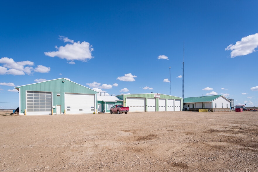 310 Williams Industrial Dr, Neilburg, SK for sale - Building Photo - Image 2 of 48