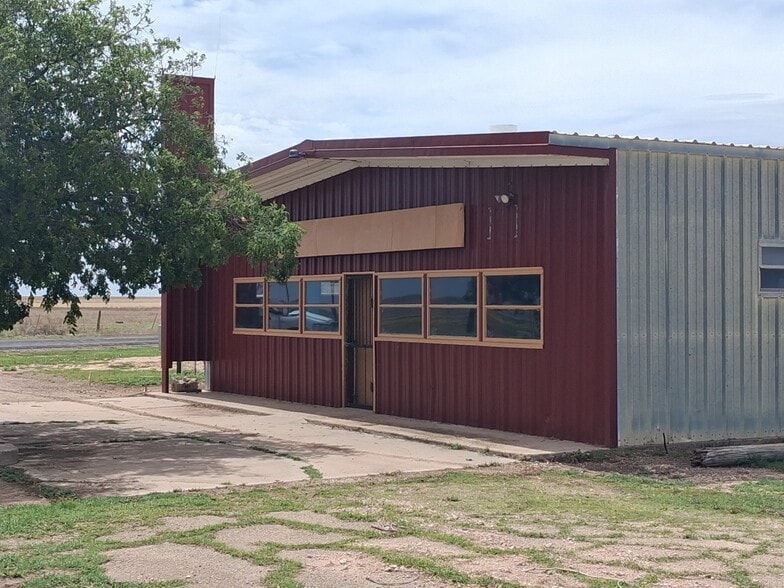 9298 Texas 86, Silverton, TX for sale - Building Photo - Image 2 of 11