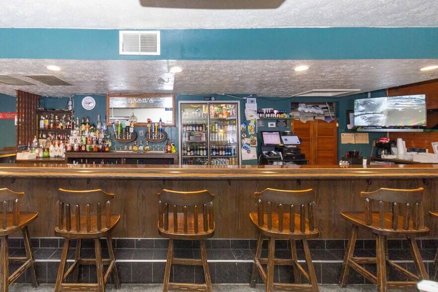 360 W Bridge St, Elyria, OH for sale - Building Photo - Image 2 of 18