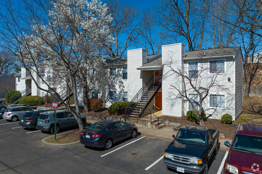 5624 Maple Run Ln, Henrico, VA for sale - Primary Photo - Image 1 of 1