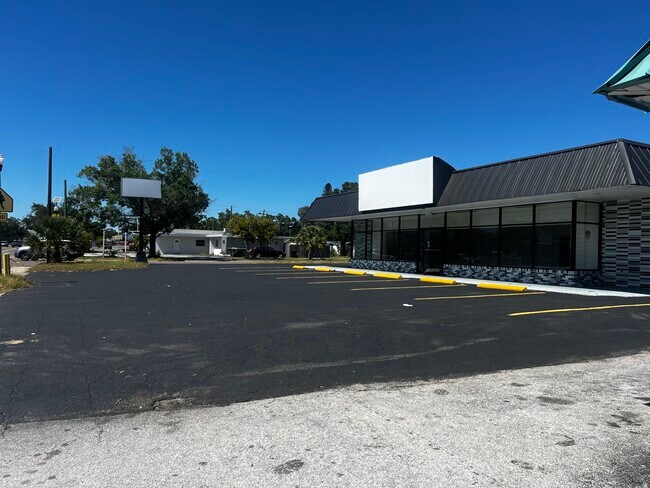 More details for 2108 49th St S, Saint Petersburg, FL - Retail for Sale