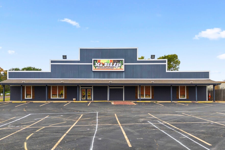 13930 Mitchell Ct, Basehor, KS for sale - Primary Photo - Image 1 of 35