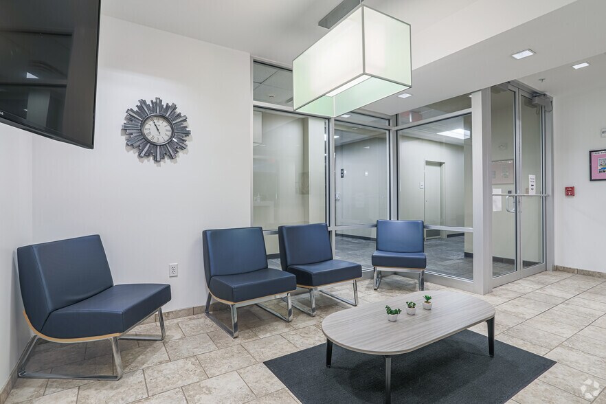 1251 N Eddy St, South Bend, IN à louer - Hall d’entrée - Image 2 de 11