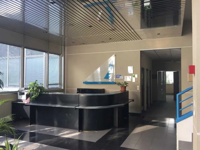 12 Avenue Des Tropiques, Les Ulis for lease - Building Photo - Image 2 of 8