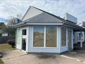 343 N Westfield St, Feeding Hills, MA à louer Photo du bâtiment- Image 2 de 4