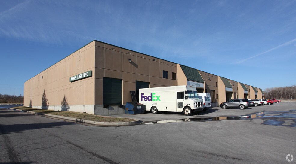 2604 NE Industrial Dr, Kansas City, MO for lease - Building Photo - Image 2 of 8