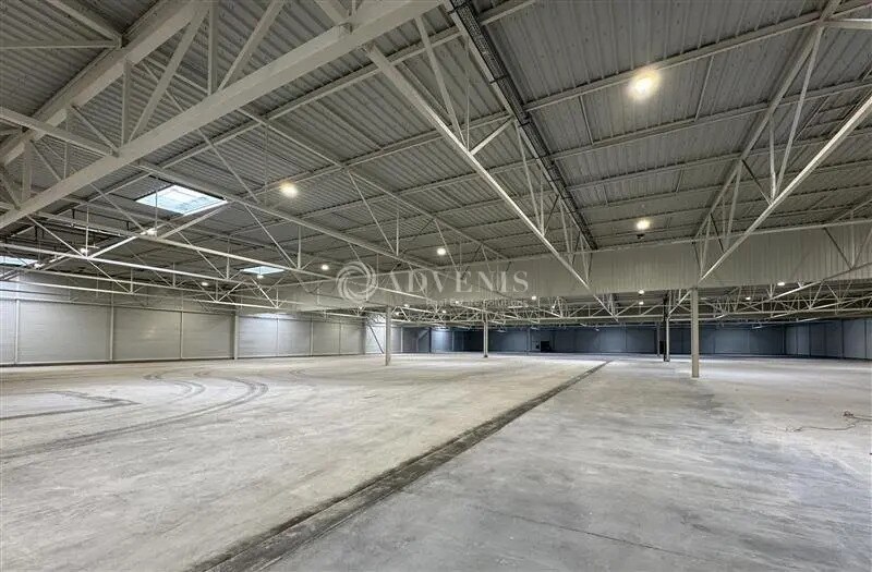 Industrial in Le Blanc-Mesnil for lease Building Photo- Image 1 of 13