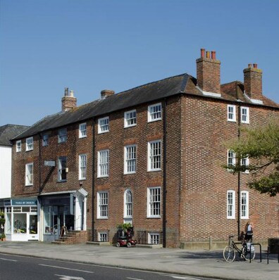 Southgate, Chichester à louer Photo principale- Image 1 de 2
