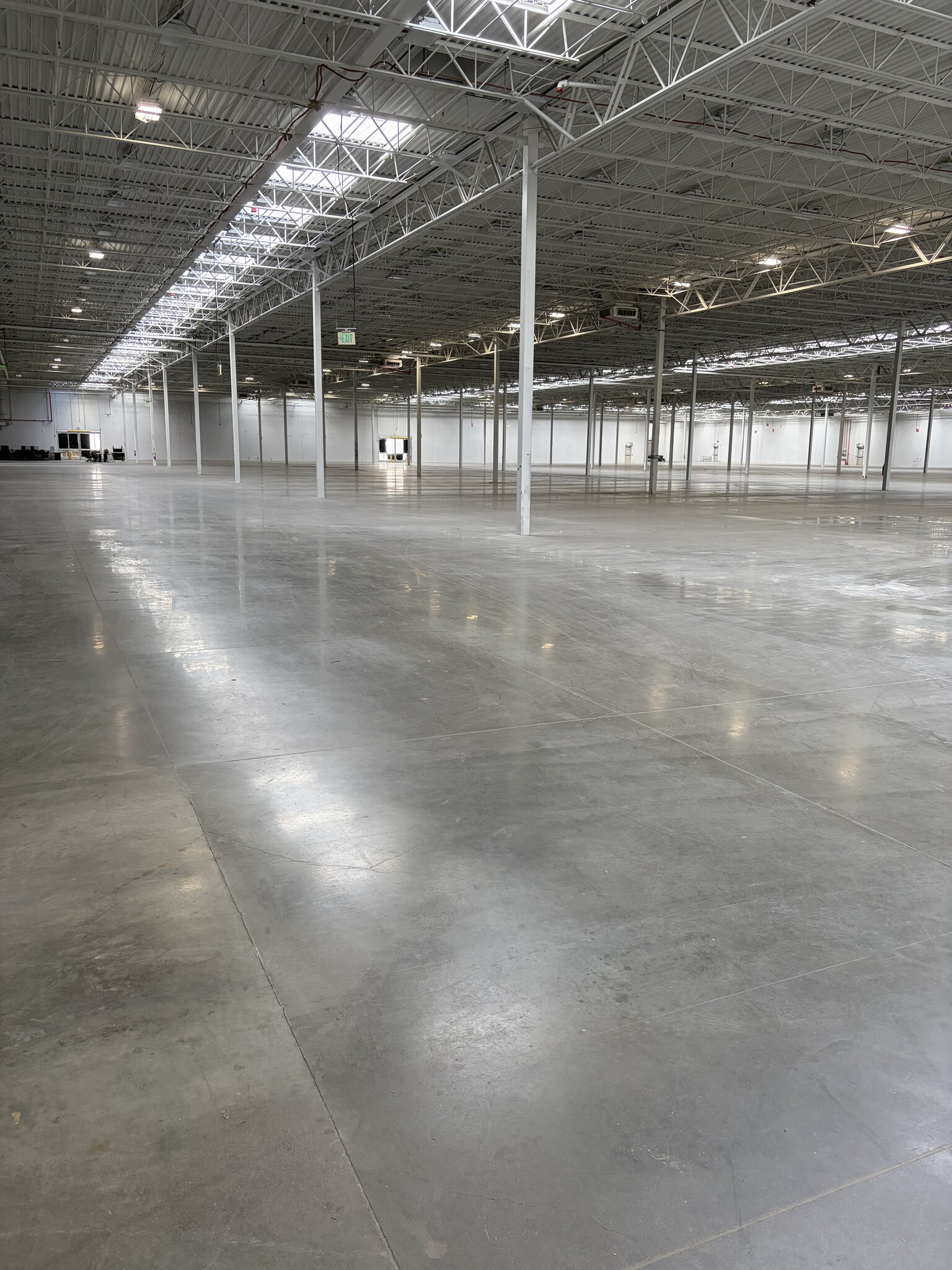 720 Dubuque Ave, South San Francisco, CA for lease Interior Photo- Image 1 of 4