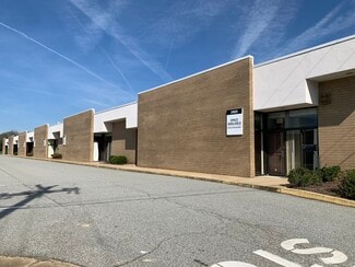 Plus de détails pour 2901-3011 Pacific Ave, Greensboro, NC - Local d'activités à louer
