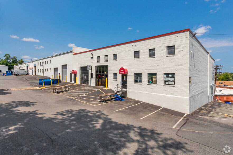 4930-4990 Boiling Brook Pky, Rockville, MD à louer - Photo du bâtiment - Image 2 de 9